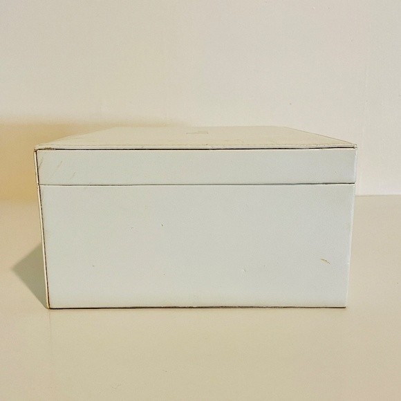Christian Dior Parfums White Faux Leather "D" Charm Empty Storage Gift Box - Picture 6 of 16